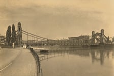 <p>Pracownicy Muzeum Architektury podają, że dzięki albumowi dowiedzieli się sięgoś ciekawego o Moście Grunwaldzkim (tu w latach 1908-10)</p>