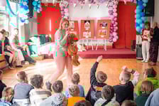 <p>Wystawa &bdquo;Wrocławskie Ekofloresy&rdquo; w Młodzieżowym Domu Kultury Fabryczna przy ul. Zemskiej</p>