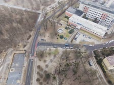 Widok na skrzyżowanie ulic Na Grobli, Okólnej i Międzyrzeckiej