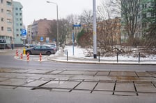 <p>MPK wyremontuje torowisko na ulicy Glinianej na skrzyżowaniu z Borowską oraz w rejonie skrzyżowania z Ł&oacute;dzką. Na zdjęciu ulica Gliniana w pobliżu ulicy Ł&oacute;dzkiej&nbsp;</p>