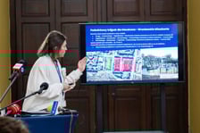 Monika Tendaj-Bielawska, prezes spółki Wrocławskie Mieszkania podczas konferencji prasowej ws. planów remontowych na 2026 r.