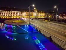 <p>Podświetlone Mosty Uniwersyteckie. Widok po zmroku. Wrocław, 28.02.2026</p>