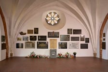 Uroczystość pochówku ofiar zbrodni katyńskiej w Kościele Garnizonowym we Wrocławiu