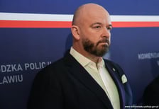 Ślubowanie nowoprzyjętych policjantów garnizonu dolnośląskiego w Sali Rycerskiej wrocławskiego Ratusza.