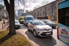 <p>Zderzenie autobusu z busem na ulicy Piłsudskiego w pobliżu Pl. Orląt Lwowskich</p>