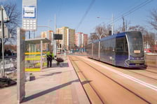 200-metrowy odcinek trasy autobusowo-tramwajowej jest już niemal gotowy. Za parę tygodni zaczną tędy jeździć autobusy