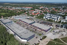 <p>Centrum handlowe N-Park Maślice, widok z drona</p>