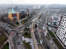 <p>Autobusy jeżdżą już po Bardzkiej, niezależnie od kork&oacute;w - 21 marca 2026</p>