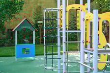 <p>Plac zabaw przy przedszkolu "Niezapominajka" na ulicy Wałbrzyskiej.</p>