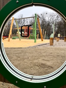 <p>Plac zabaw "Osada krasnali" w Parku Południowym</p>