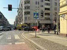 Wypadek  u zbiegu ulic Święto Wincentego i Trzebnickiej. Motocyklista został potrącony przez taksówkę