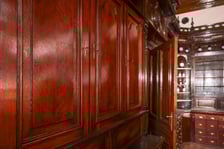 <p>Apteka pod Słońcem sprzedana - zabytkowe meble zostają</p>