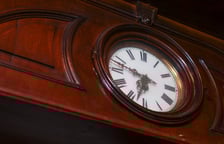 <p>Apteka pod Słońcem sprzedana - zabytkowe meble zostają</p>