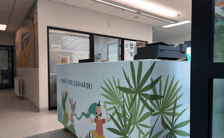 <p>Jeden z obraz&oacute;w na ścianach w Przylądku Nadziei we Wrocławiu</p>