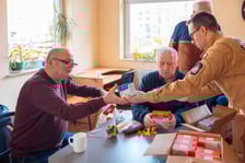 Wręczenie czujek dymu w DPS przy ul. Ciepłej we Wrocławiu