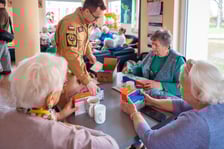 Wręczenie czujek dymu w DPS przy ul. Ciepłej we Wrocławiu