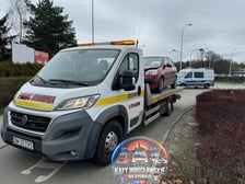 Uszkodzone samochody u zbiegu ul. Pilczyckiej  i ronda Bartoszewskiego, 28.03.2026 r.