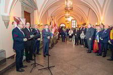 <p>Odsłonięcie popiersia generała J&oacute;zefa Bema we wrocławskim ratuszu</p>