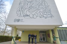 Nowy mural Oteckiego na budynku Katedry Epizootiologii z Kliniką Ptaków i Zwierząt Egzotycznych Uniwersytetu Przyrodniczego we Wrocławiu