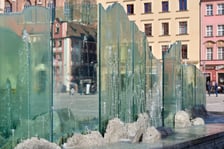 <p>Fontanna Zdr&oacute;j na Rynku we Wrocławiu</p>