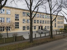 <p>Liceum Og&oacute;lnokształcące nr 6 przy ul. Hutniczej</p>