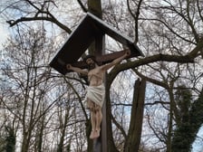 <p>Stuletni krzyż nad Odrą. Marzec 2026.</p>