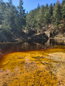 <p>Kolorowe Jeziorka w Rudawach Janowickich</p>