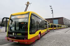 Elektryczna flota MPK Wrocław prezentowana w 2023 roku na Placu Wolności