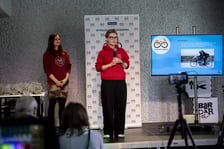 <p>Wręczenie nagr&oacute;d w akcji &bdquo;W K&oacute;łko Kręcę&rdquo; w środę 8 kwietnia w Barbarze</p>