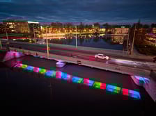 Podświetlony Most Uniwersytecki - 8.04.2026 r.