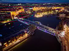 Podświetlony Most Uniwersytecki - 8.04.2026 r.