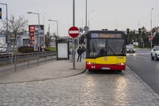 <p>Autobus 306 już kursuje. Wzmocni linię 106</p>