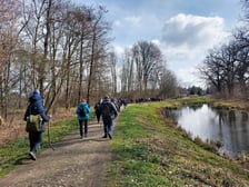 Na żółtym szlaku. Okolice średniowiecznego grodu na Sołtysowicach