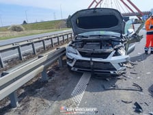 Kolizja trzech samochodów na odcinku autostrady A4 w pobliżu węzła Brzezimierz pod Wrocławiem - 10 kwietnia 2026 r.