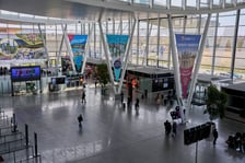 Wnętrze terminu wrocławskiego lotniska