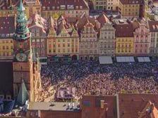 Gitarrenweltrekord 2024 auf dem Ring von Wrocław - Menschenmassen mit Gitarren