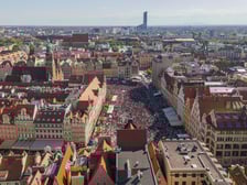 Gitarrenweltrekord 2024 auf dem Ring von Wrocław - Menschenmassen mit Gitarren