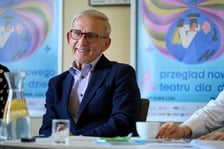 <p>Ogłoszenie programu 8. Przeglądu Nowego Teatru Dla Dzieci (29.05-3.06) &ndash; dyrektor Janusz Jasiński</p>