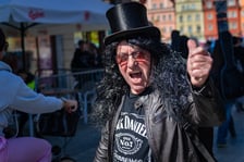 <p>Gitarzyści z całej Polski na wrocławskim Rynku podczas Gitarowego Rekordu Świata</p>