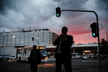 Jedna z prac brazylijskiego fotografa ulicznego Gustavo Minasa, która można obejrzeć na wystawie w Galerii ZPAF