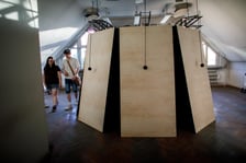 <p>Anna Underowicz &ndash; &bdquo;Wsp&oacute;lne bicie serca&rdquo;, instalacja dźwiękowa, 24. Przegląd Sztuki Survival</p>