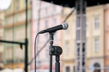 Na Placu Solnym już stanęła scena, na której odbywać się będą obchody VI Lwowskiego Dnia we Wrocławiu, 15.07.2026