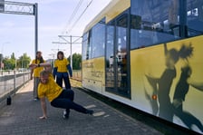 <p>Wrocławscy tancerze zapowiadają Polską Platformę Tańca specjalnym performansem</p>