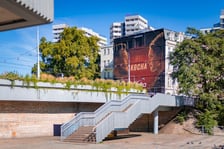 Mural serialowej Lalki we Wrocławiu, wrzesień 2026