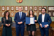 <p>Wręczenie dyplom&oacute;w laureatom programu &bdquo;Wrocławskie Wydawnictwa Muzyczne&rdquo;</p>