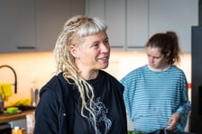 <p>Anna Greenwood z Fundacji Steiger Polska, DOM WRO na Legnickiej 42 przed oficjalnym otwarciem, wrzesień 2026</p>
