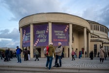 <p>Premiera nowej książki Olgi Tokarczuk: "Świata jest za dużo". Wrocław, 14.10.2026</p>