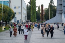 <p>Premiera nowej książki Olgi Tokarczuk: "Świata jest za dużo". Wrocław, 14.10.2026</p>