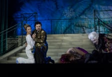 ?Sen nocy letniej? we Wrocławskim Teatrze Lalek ? scena zbiorowa z bohaterami