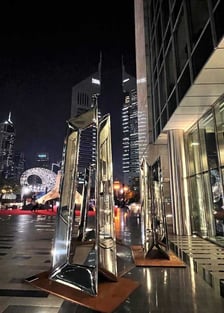 Instalacja Oskara Zięty w Dubaju